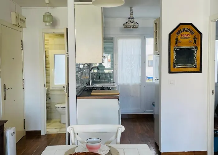 Daire Castellanos, 10